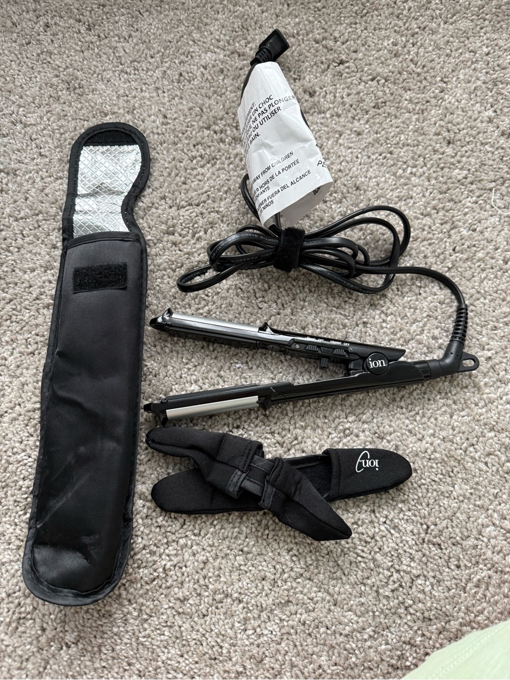Black Mini Hair Straightener with Heat Pouch